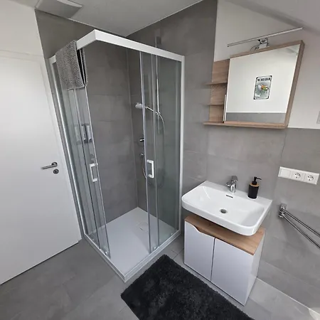 Weitblick R16-22 - Stilvoll, Arbeiten, Am Stadtrand *